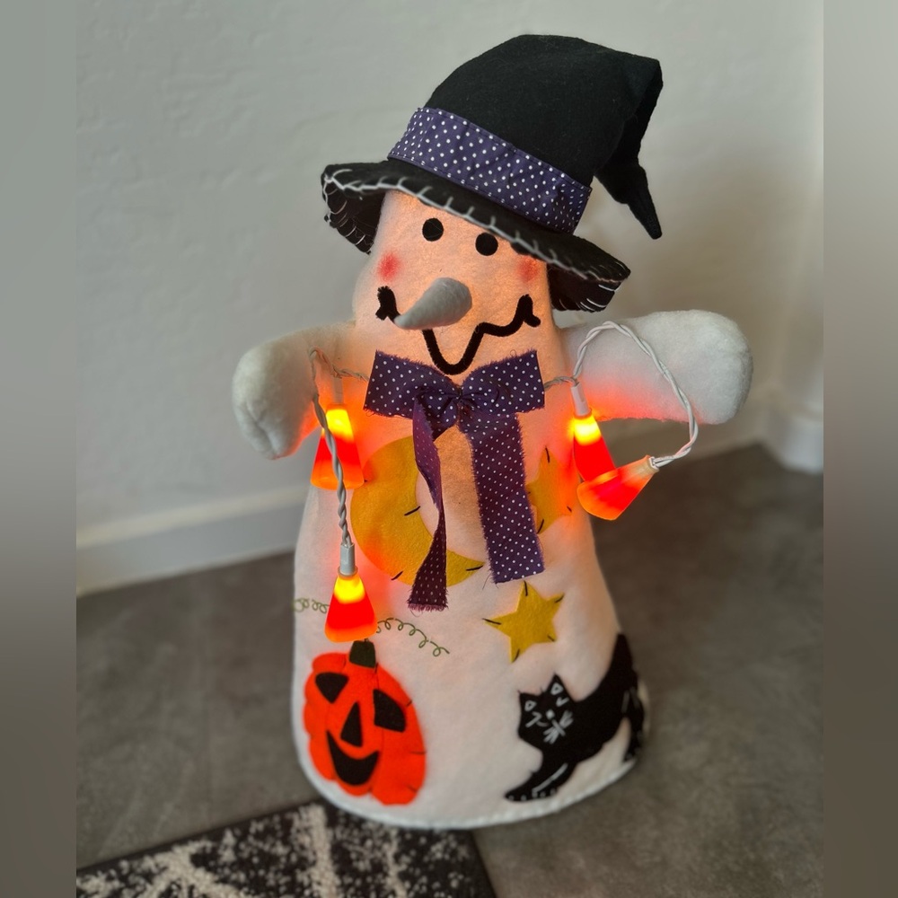 Vintage Halloween Ghost Felt Appliqué Light Up Figurine Wire Frame